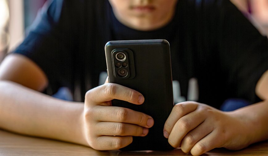 AI 'Undressing' Apps Target Teens – Tech Companies in the Hot Seat