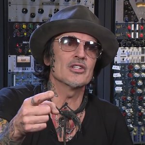 Ronnie Radke Sparks Buzz Over Tommy Lee's Alleged Bank Balance