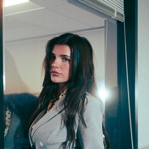 Ari Kytsya's Bold Honesty Draws Massive Female Following on TikTok