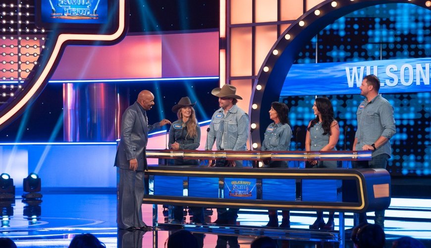 Lainey Wilson Leaves Steve Harvey Speechless with Risqué Britney Spears Reference on 'Celebrity Family Feud'